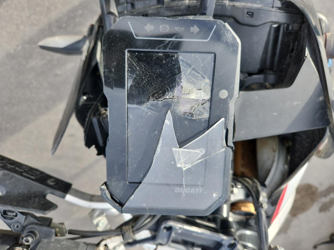 2025 Ducati Desert X VIN: ZDMXANDT7SB012221 Lot: 90824165