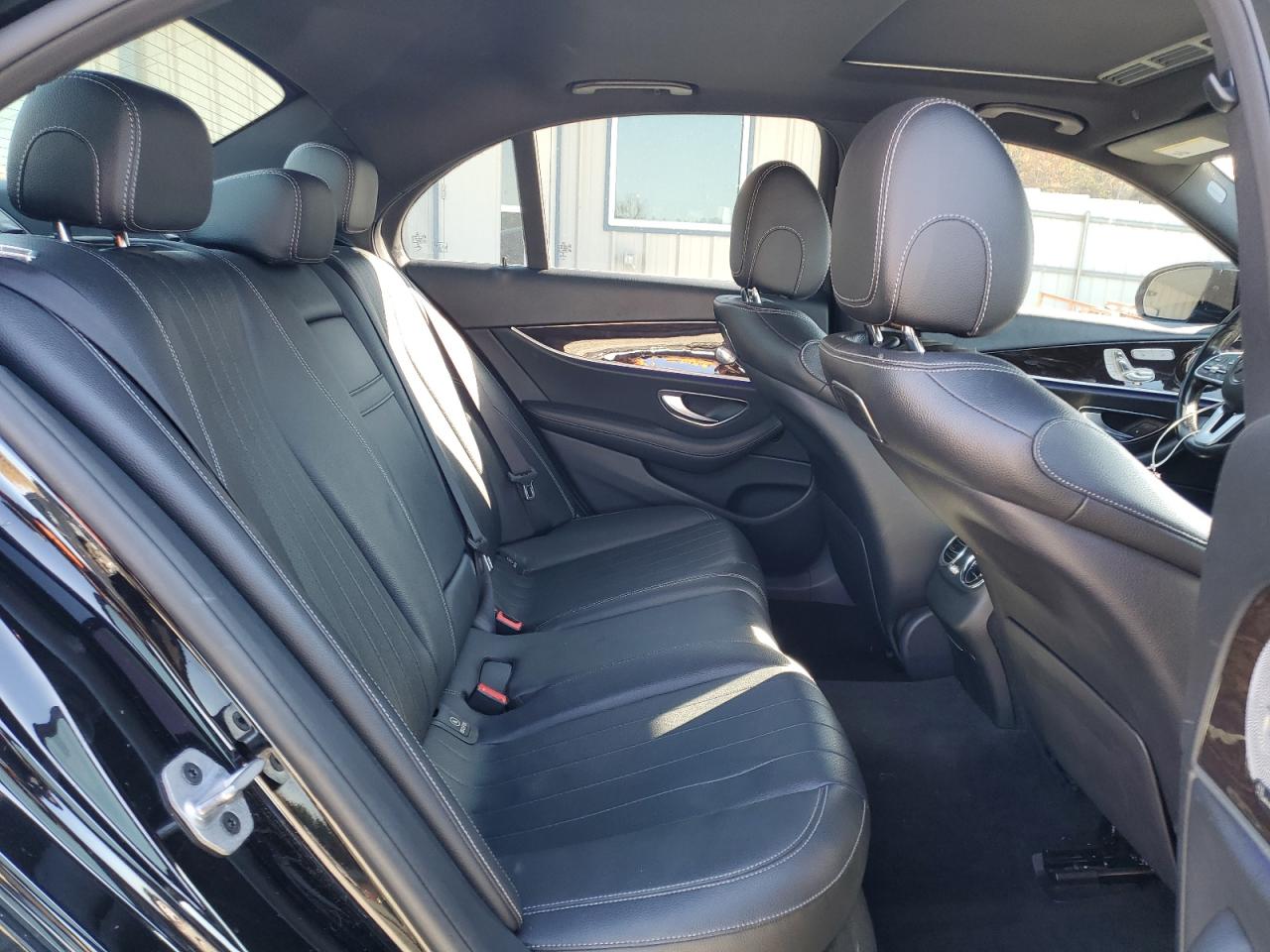 2019 Mercedes-Benz E 300 VIN: WDDZF4JB0KA506766 Lot: 91390045