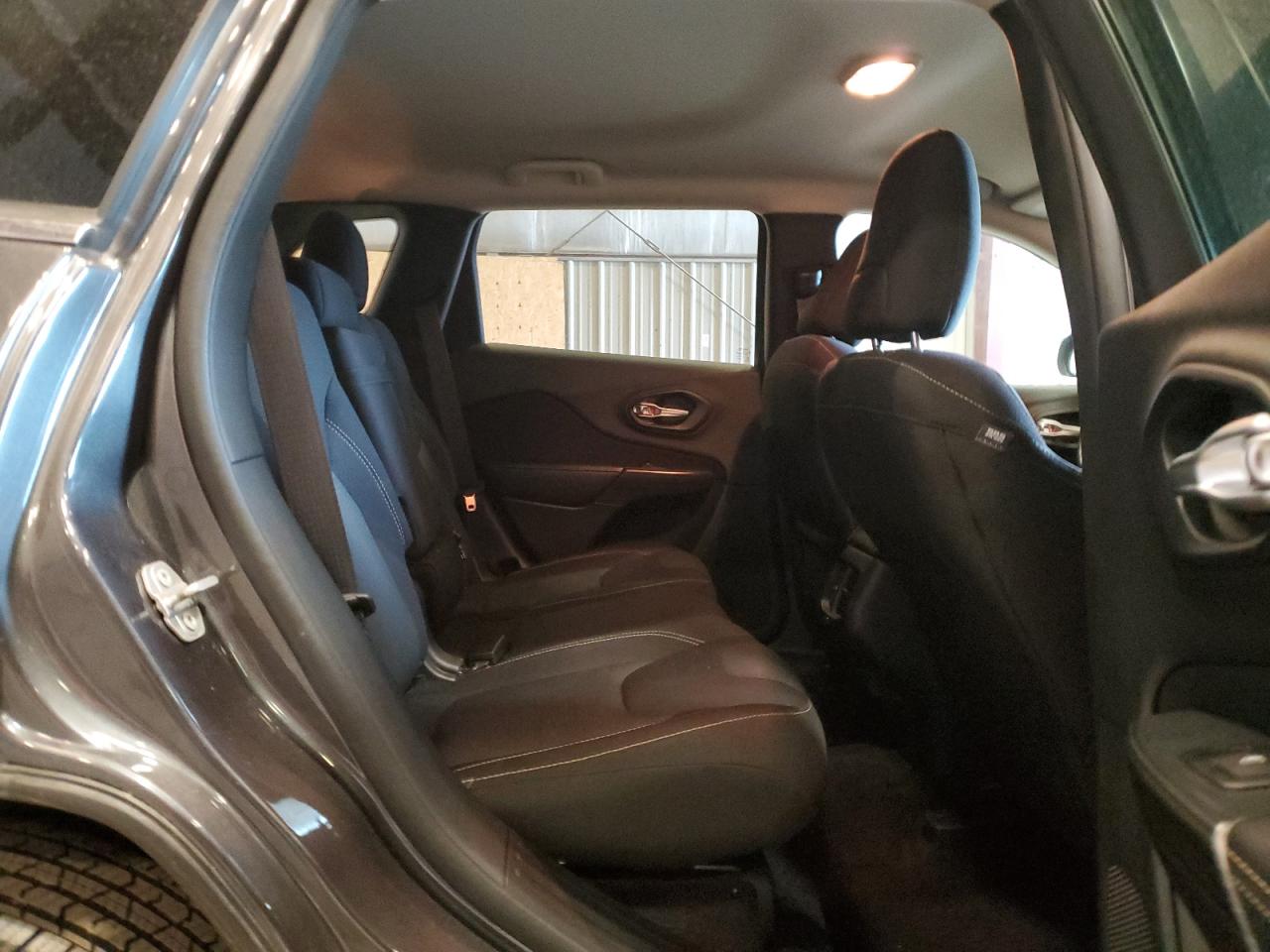 2016 Jeep Cherokee Latitude VIN: 1C4PJMCS7GW327888 Lot: 91887185