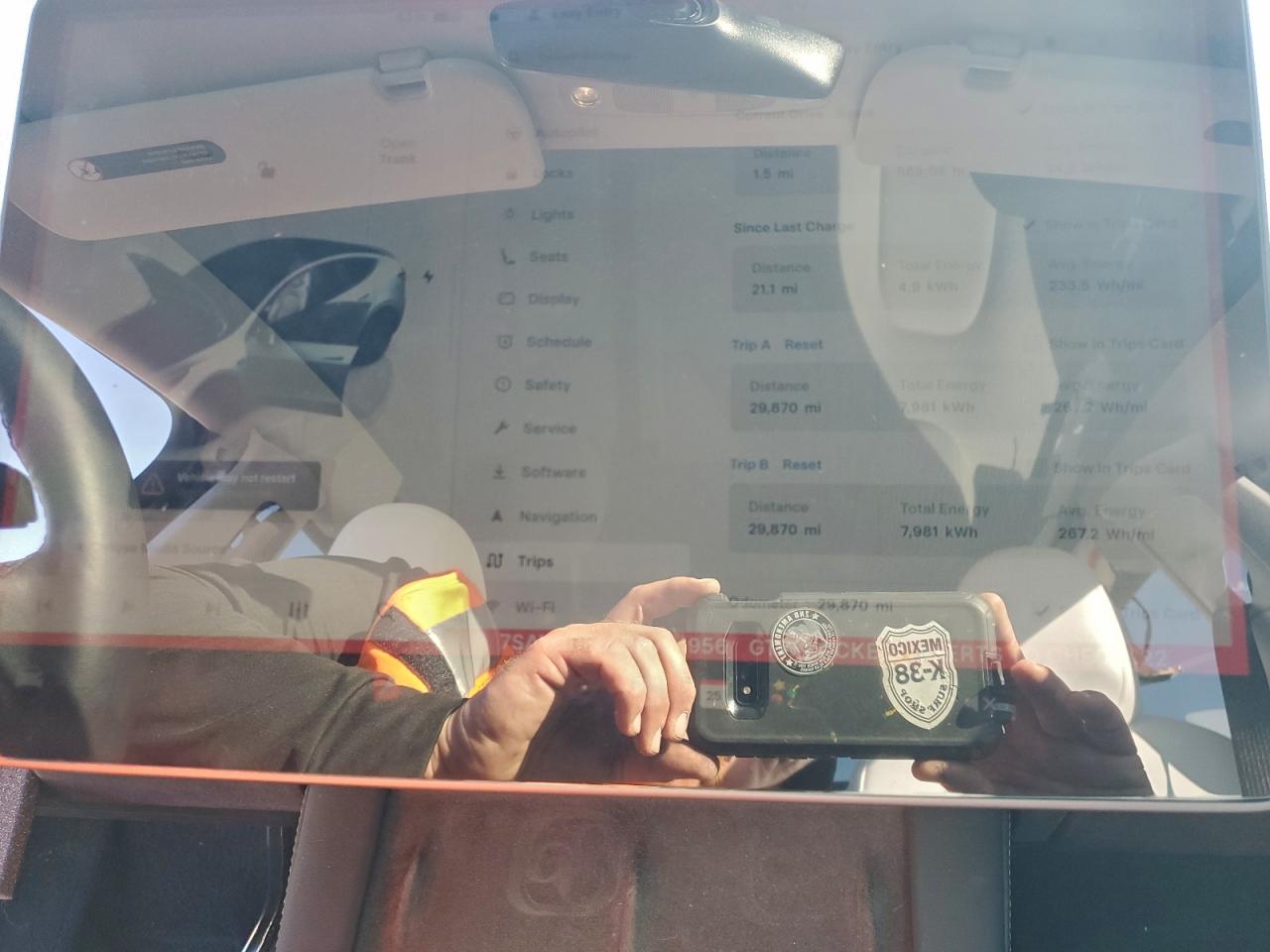 2024 Tesla Model Y VIN: 7SAYGDEE2RF064956 Lot: 94095425