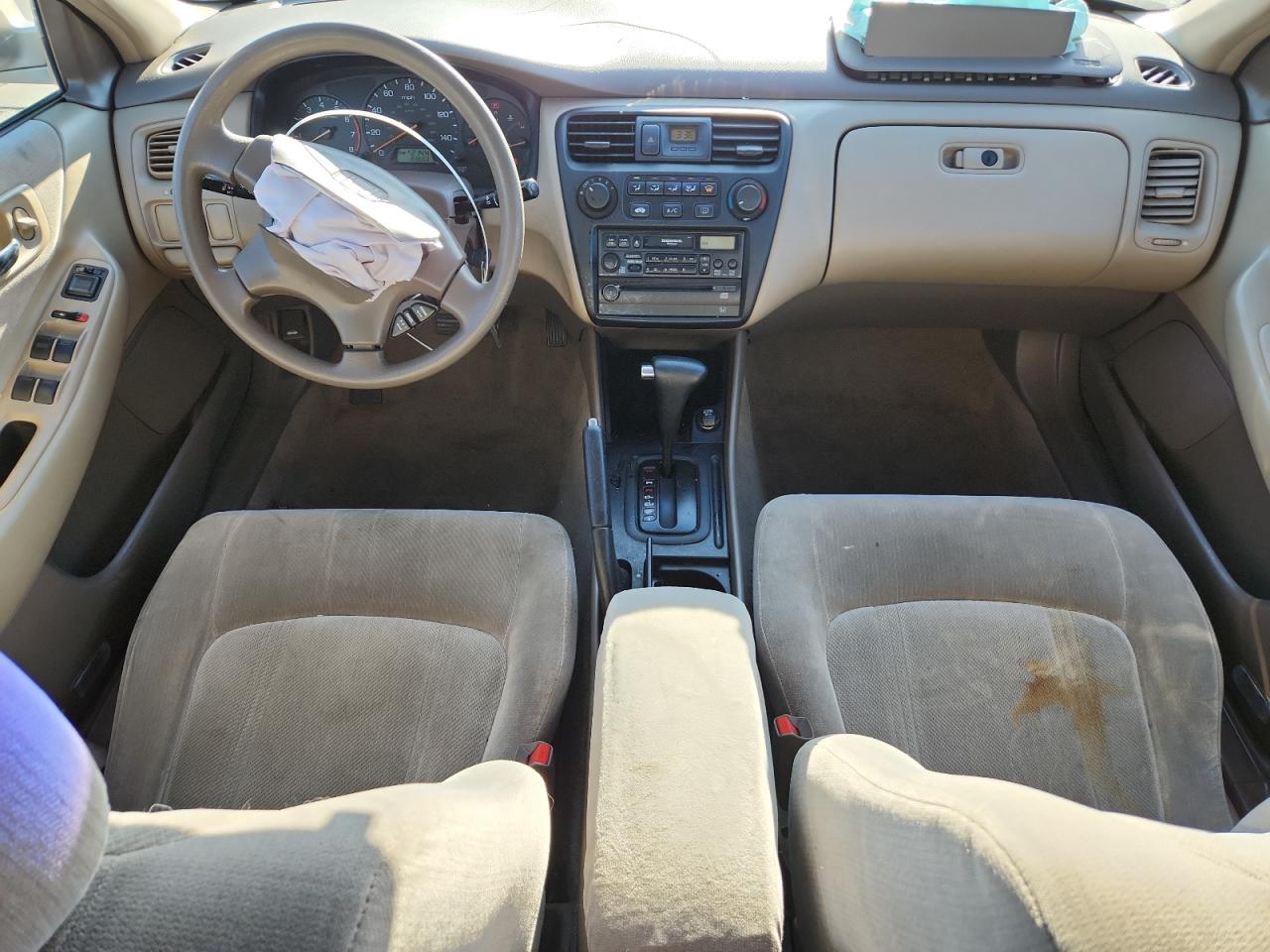 2000 Honda Accord Lx VIN: 1HGCG5640YA017047 Lot: 91873775