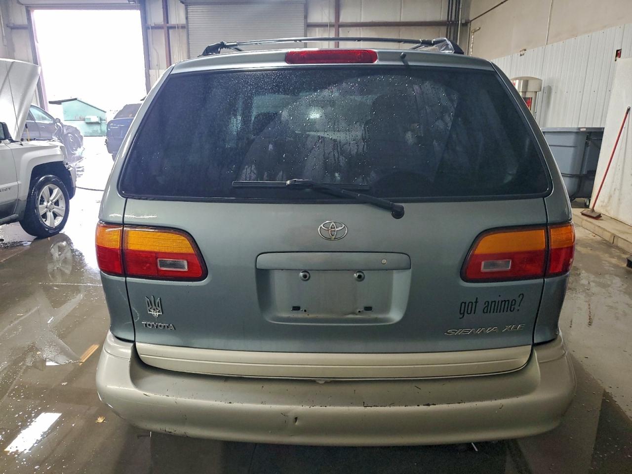 2000 Toyota Sienna Le VIN: 4T3ZF13C9YU289341 Lot: 94279555