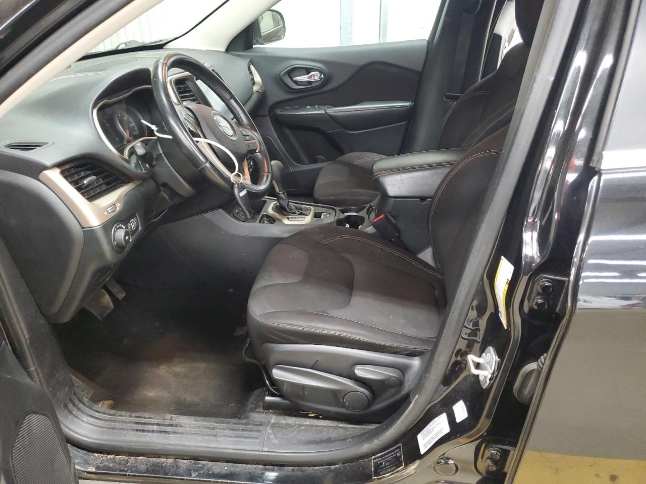 2015 Jeep Cherokee Latitude VIN: 1C4PJLCS5FW690148 Lot: 93621915