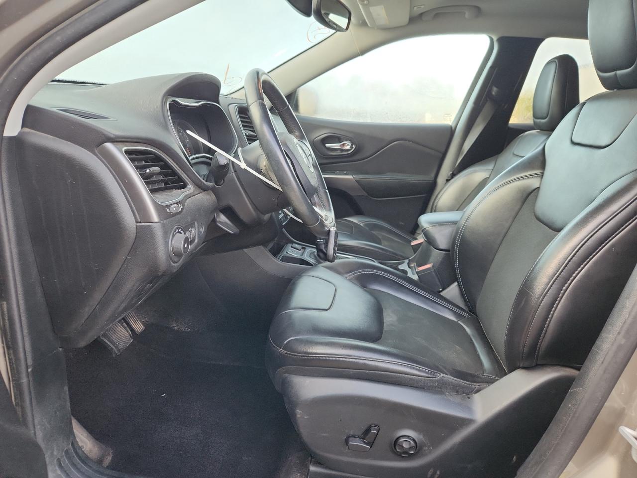 2019 Jeep Cherokee Latitude Plus VIN: 1C4PJLLN7KD265790 Lot: 92391755