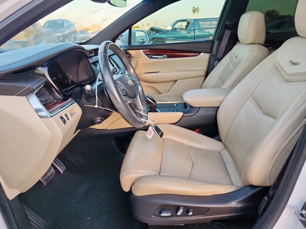 2017 Cadillac Xt5 Premium Luxury VIN: 1GYKNCRS2HZ128774 Lot: 92229415