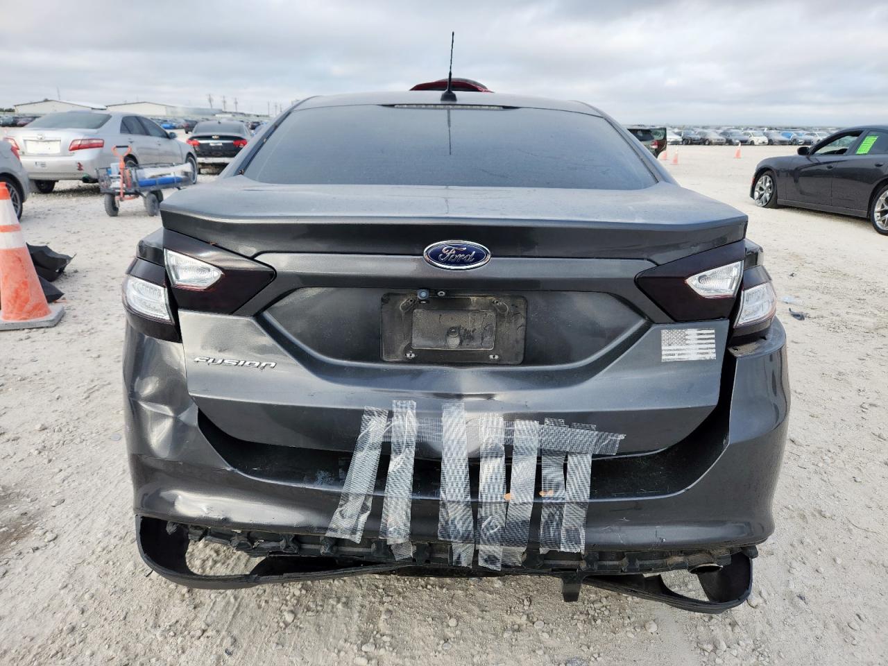 2015 Ford Fusion S VIN: 3FA6P0G71FR244277 Lot: 92243265