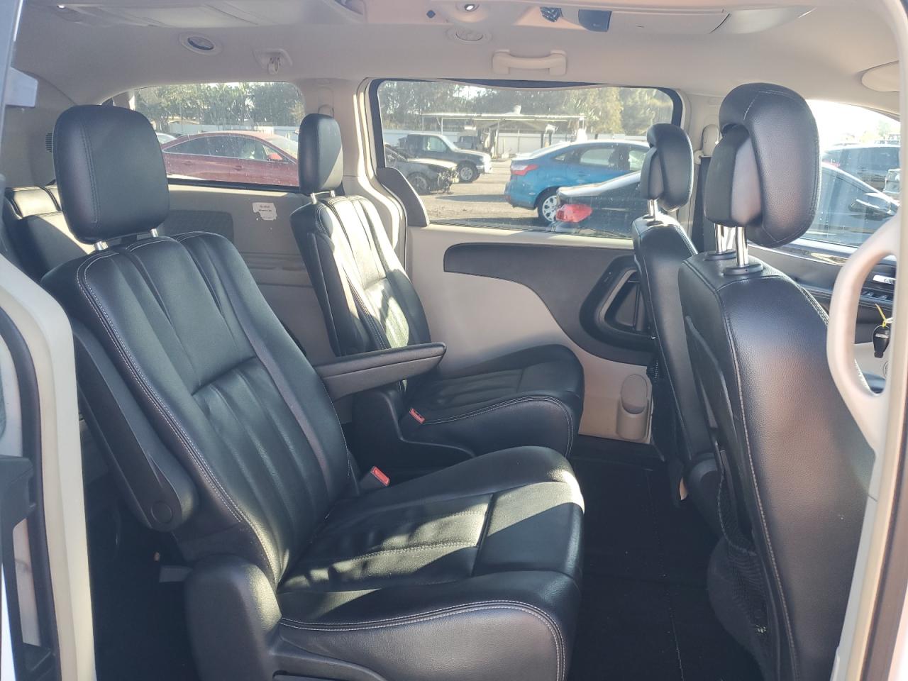 2013 Chrysler Town & Country Touring VIN: 2C4RC1BG8DR815248 Lot: 92114215