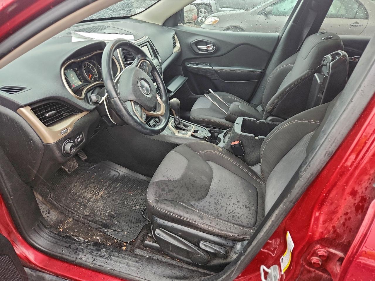 2015 Jeep Cherokee Latitude VIN: 1C4PJMCB8FW739008 Lot: 93173625