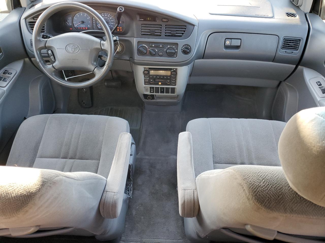 2002 Toyota Sienna Le VIN: 4T3ZF13C92U483973 Lot: 91585925