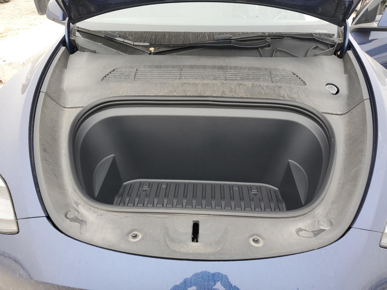 2023 Tesla Model Y VIN: 7SAYGDEE2PF748130 Lot: 93035715