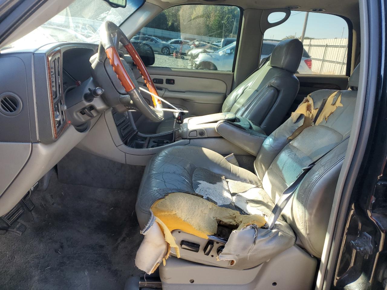 2002 Cadillac Escalade Luxury VIN: 1GYEK63N72R106948 Lot: 90424875