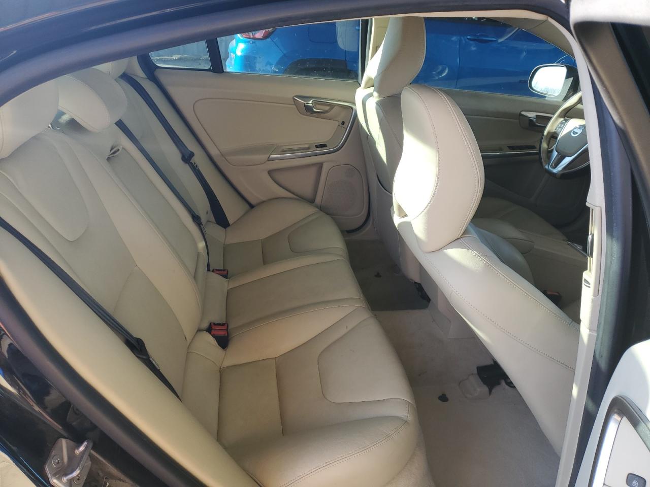 2015 Volvo S60 Premier VIN: YV126MFK9F1332989 Lot: 92165865