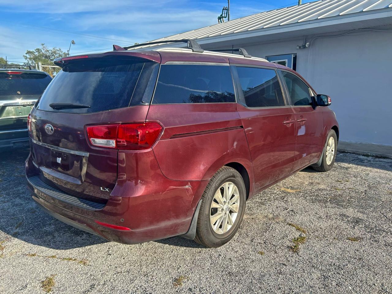 Фото: KNDMB5C17G6210146