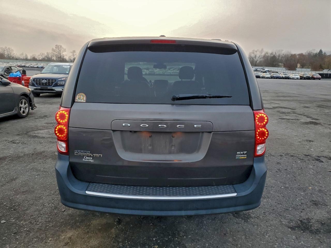 2018 Dodge Grand Caravan Sxt VIN: 2C4RDGCG7JR281976 Lot: 93915035