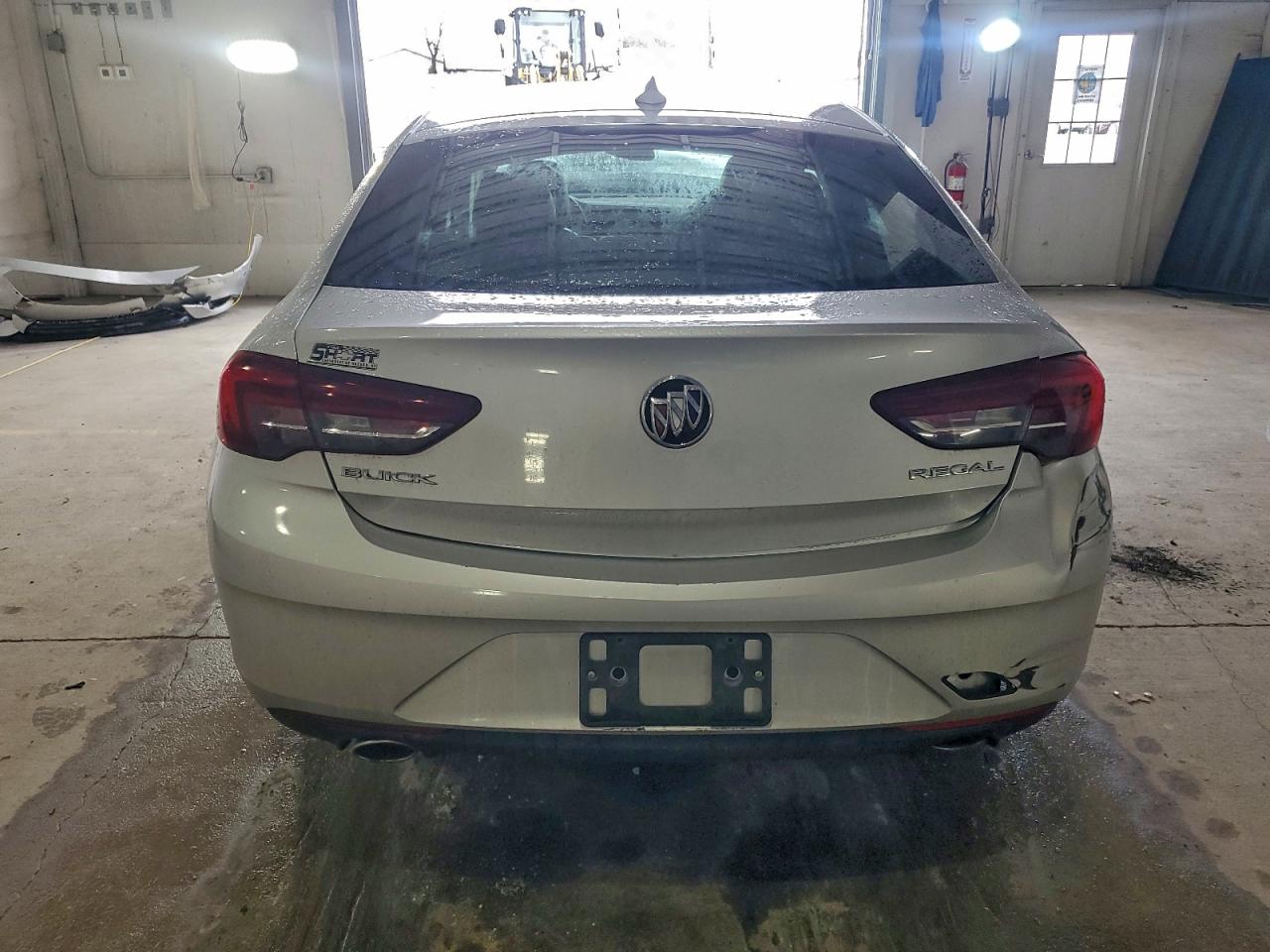 2018 Buick Regal Preferred VIN: W04GL6SX2J1079115 Lot: 93538395