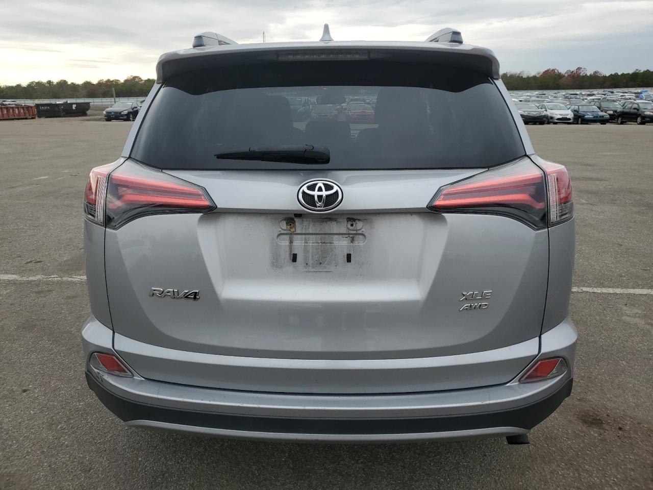2017 Toyota Rav4 Xle VIN: 2T3RFREV7HW650630 Lot: 92429375