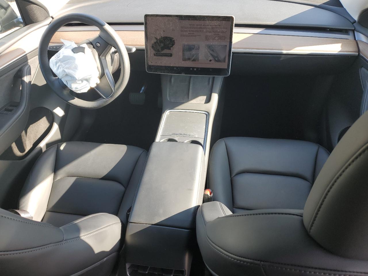 2024 Tesla Model Y VIN: 7SAYGDED4RF184443 Lot: 93554605