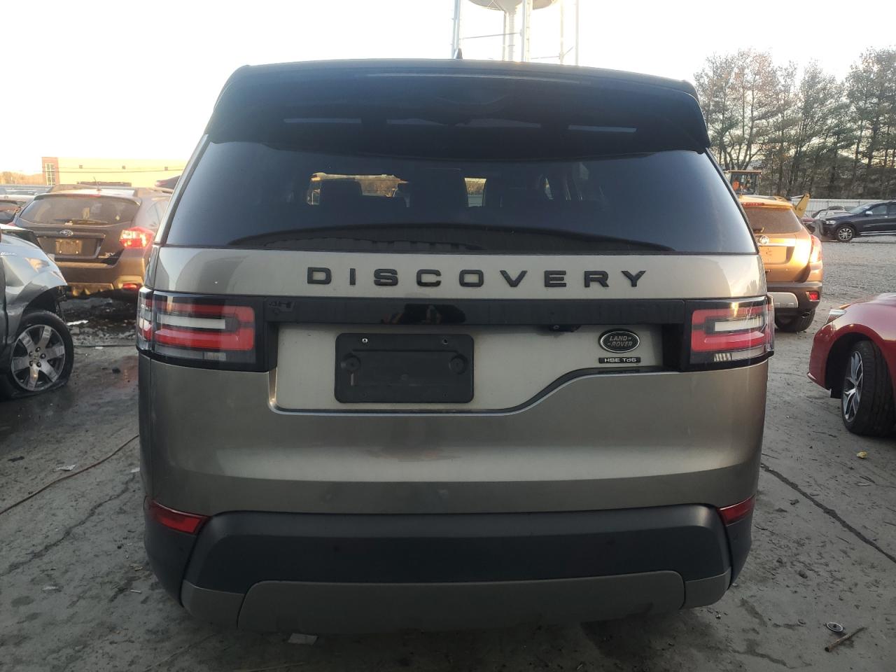 2017 Land Rover Discovery Hse Luxury VIN: SALRHBBKXHA018675 Lot: 90995785