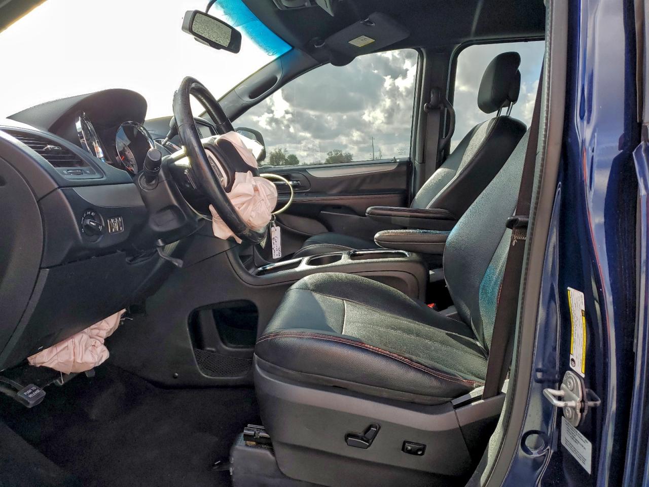 2017 Dodge Grand Caravan Gt VIN: 2C4RDGEG2HR814680 Lot: 94731275