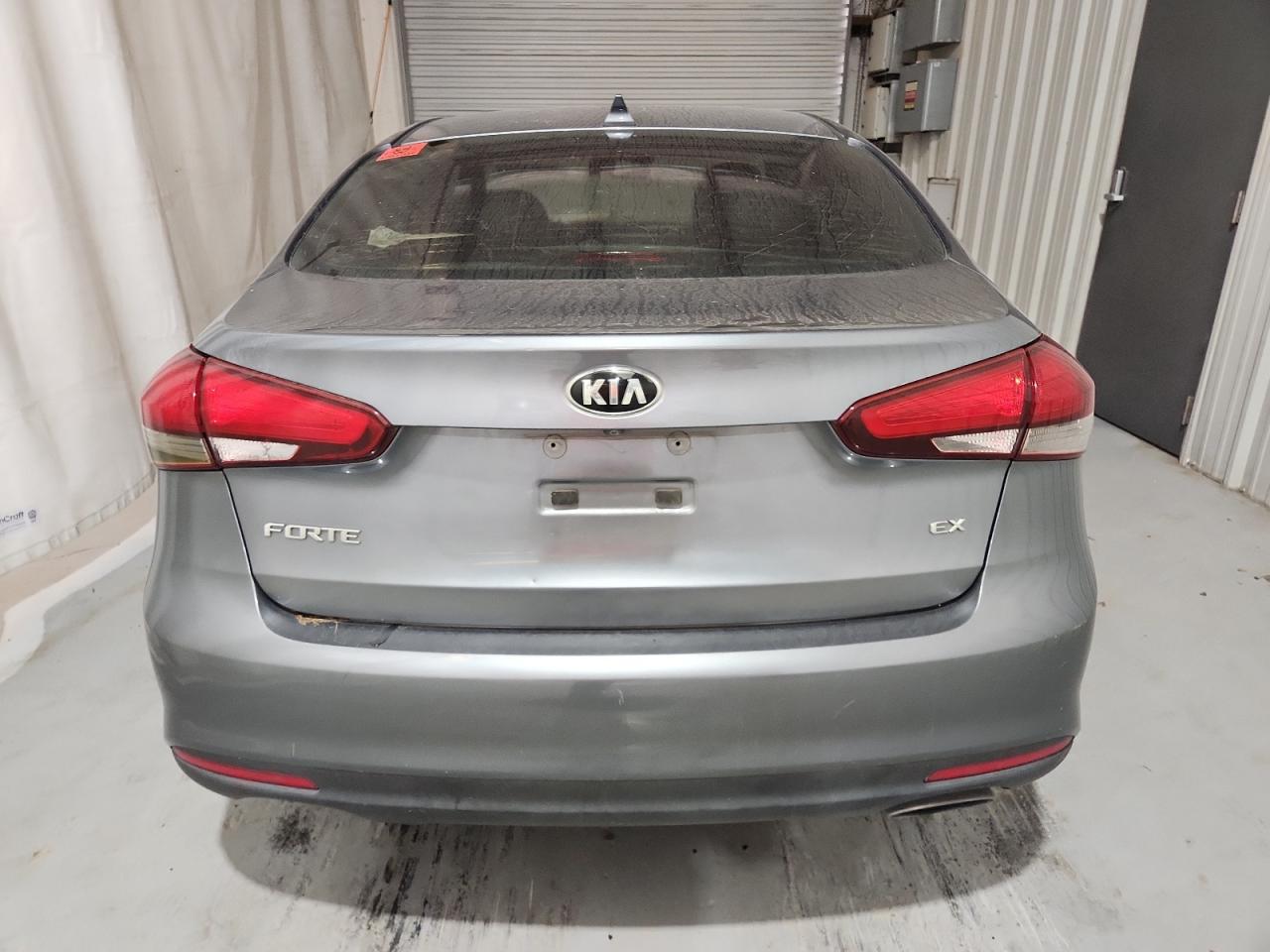2017 Kia Forte Ex VIN: 3KPFN4A8XHE093555 Lot: 89678035