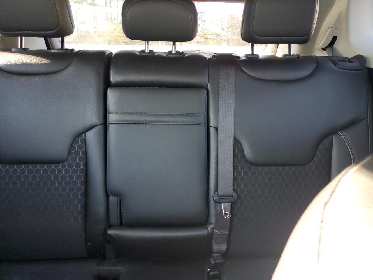 2018 Jeep Compass Latitude VIN: 3C4NJDBBXJT433838 Lot: 92157415