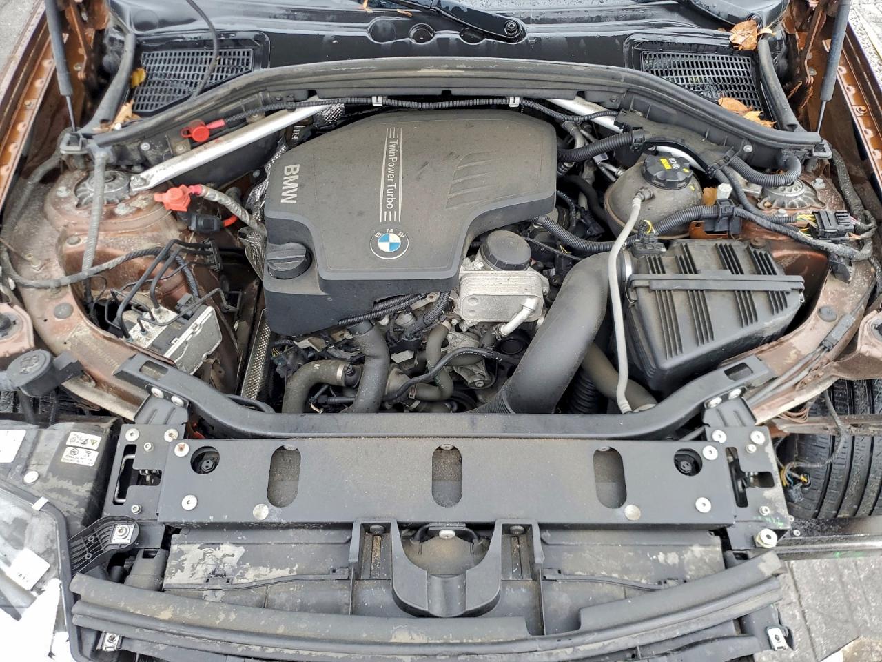 Фото: 5UXWX9C57H0T14773