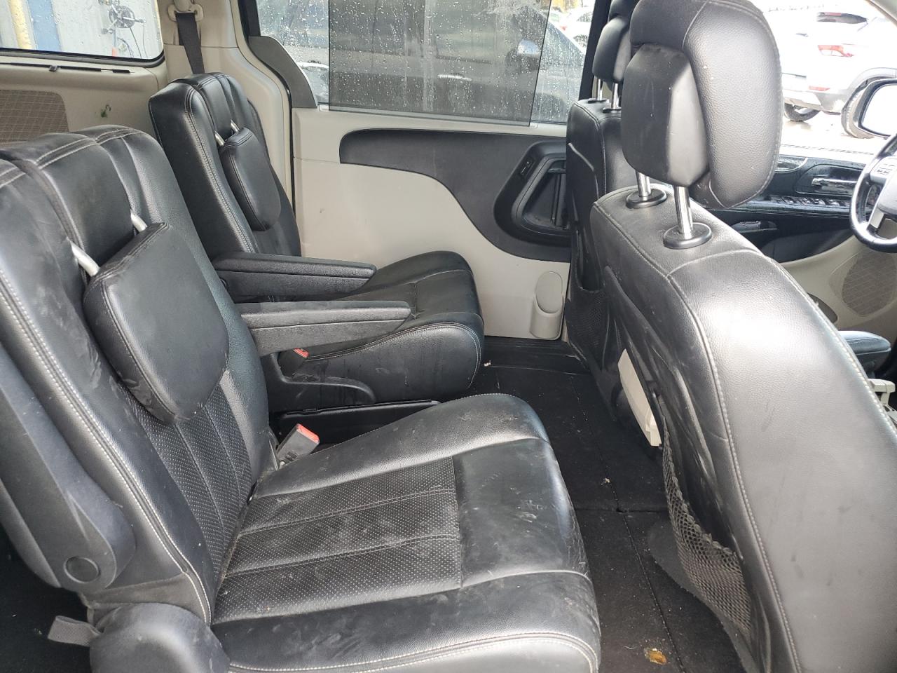 2011 Chrysler Town & Country Touring L VIN: 2A4RR8DG0BR656253 Lot: 92629795