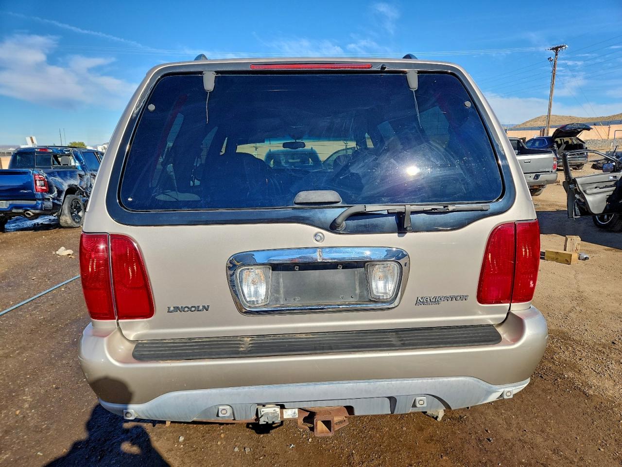 2000 Lincoln Navigator VIN: 5LMPU28A8YLJ06341 Lot: 93267855