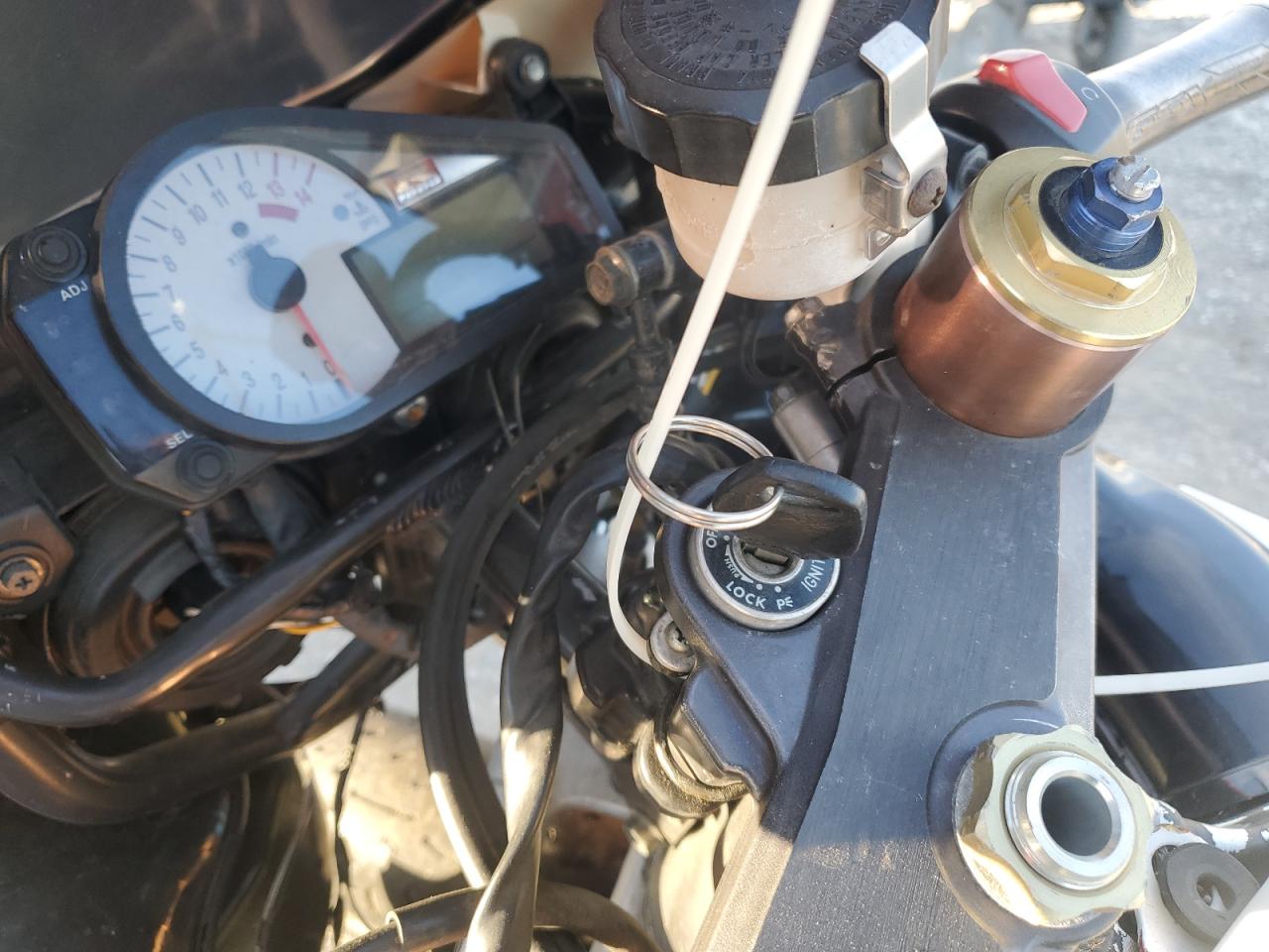 1993 Suzuki Gsx-R1100 W VIN: JS1GU75A9P2102273 Lot: 92181135