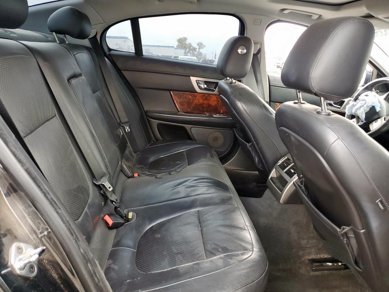 2010 Jaguar Xf Premium VIN: SAJWA0GB7ALR51439 Lot: 93335355