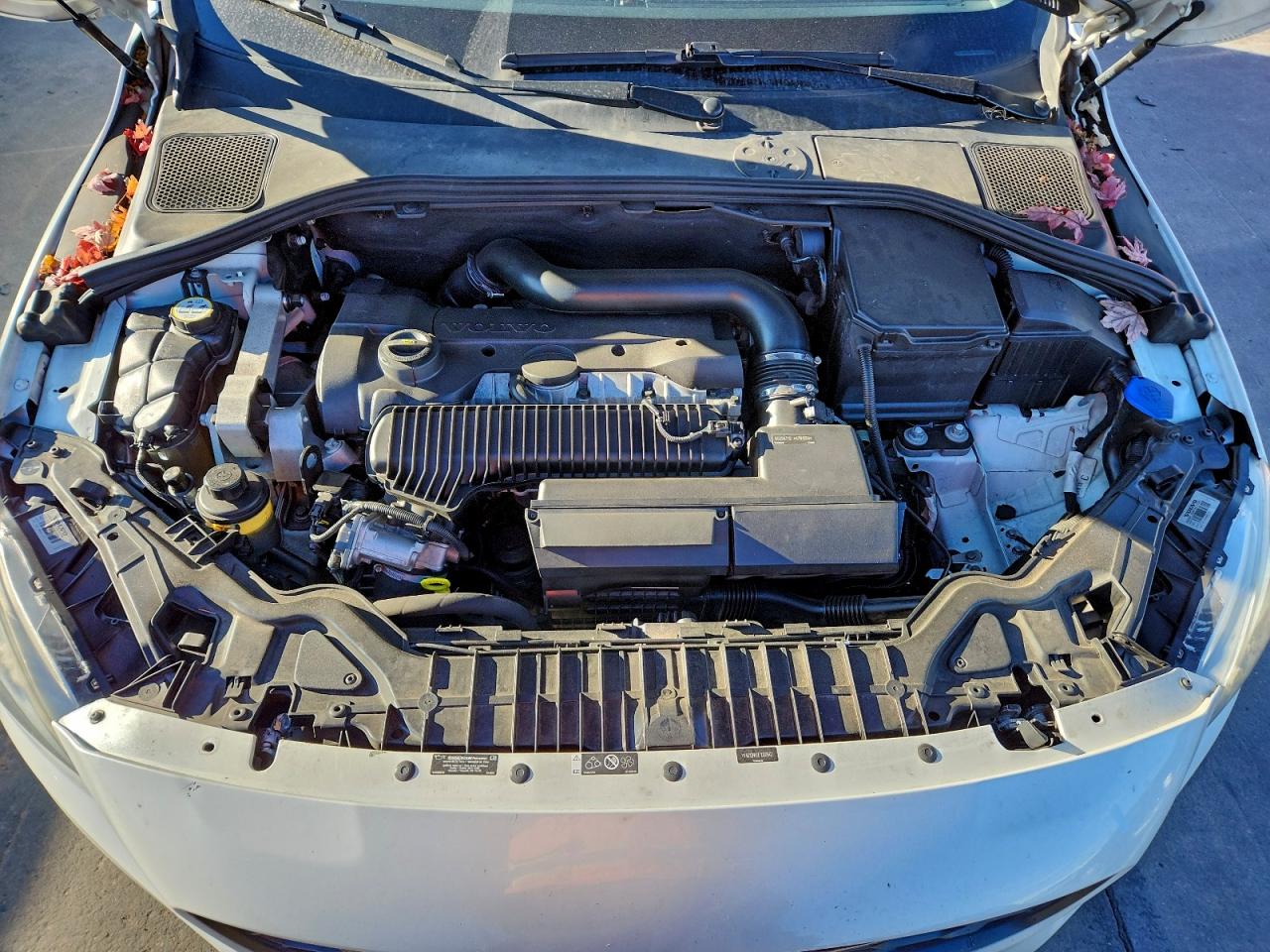 2015 Volvo V60 Cross Country Premier VIN: YV4612HK5F1000942 Lot: 94525445