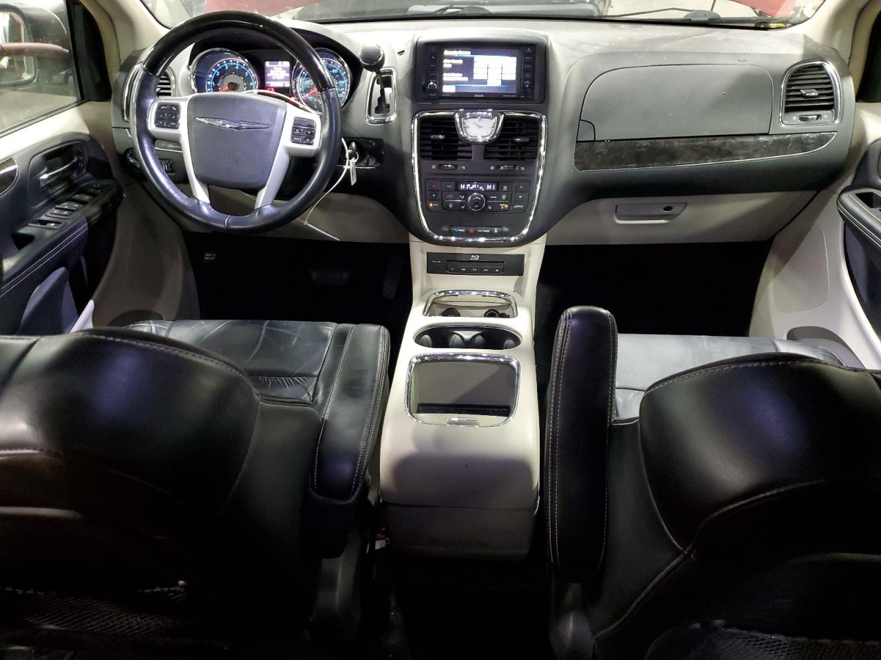 2016 Chrysler Town & Country Limited Platinum VIN: 2C4RC1GG1GR190883 Lot: 92636445