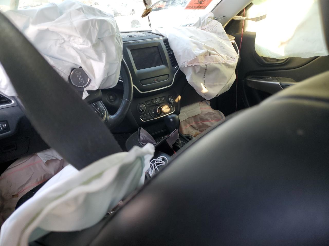 2019 Jeep Cherokee Latitude Plus VIN: 1C4PJLLB9KD185414 Lot: 91797395