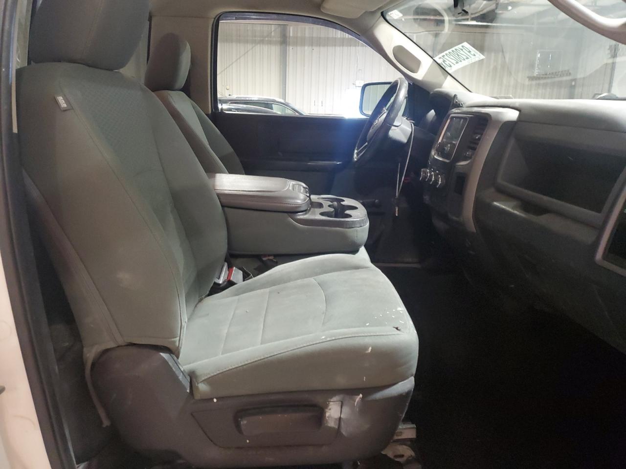 2017 Ram 1500 St VIN: 3C6JR7DTXHG640657 Lot: 91280275