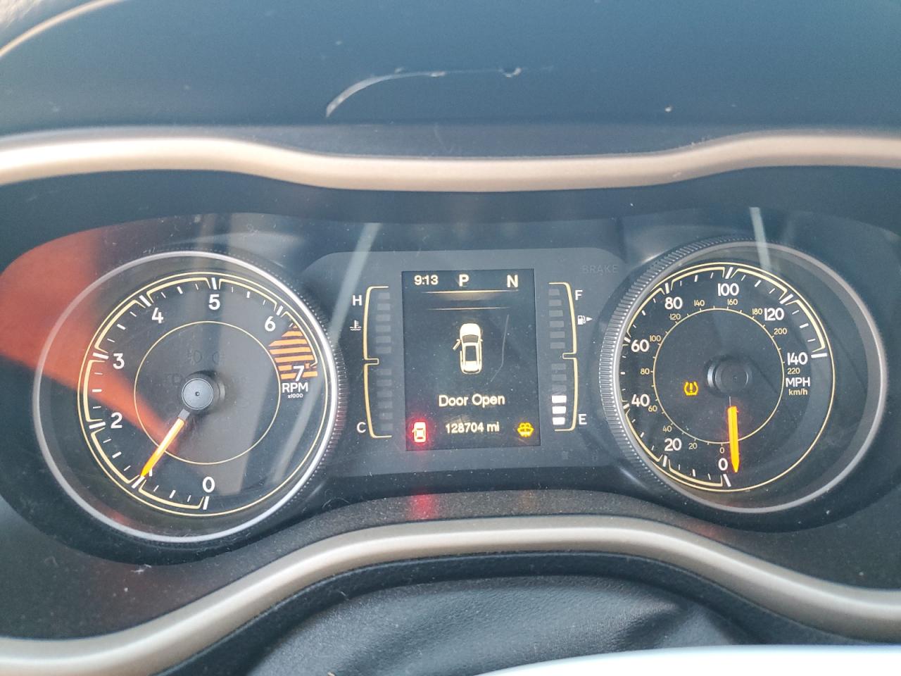 2017 Jeep Cherokee Latitude VIN: 1C4PJMCB8HW634701 Lot: 91271385