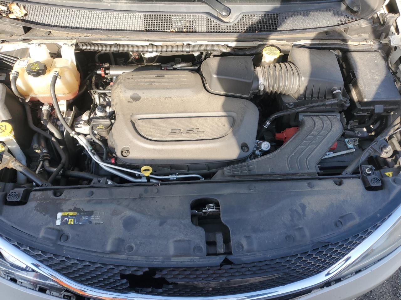 2019 Chrysler Pacifica Limited VIN: 2C4RC1GG9KR715598 Lot: 92651415