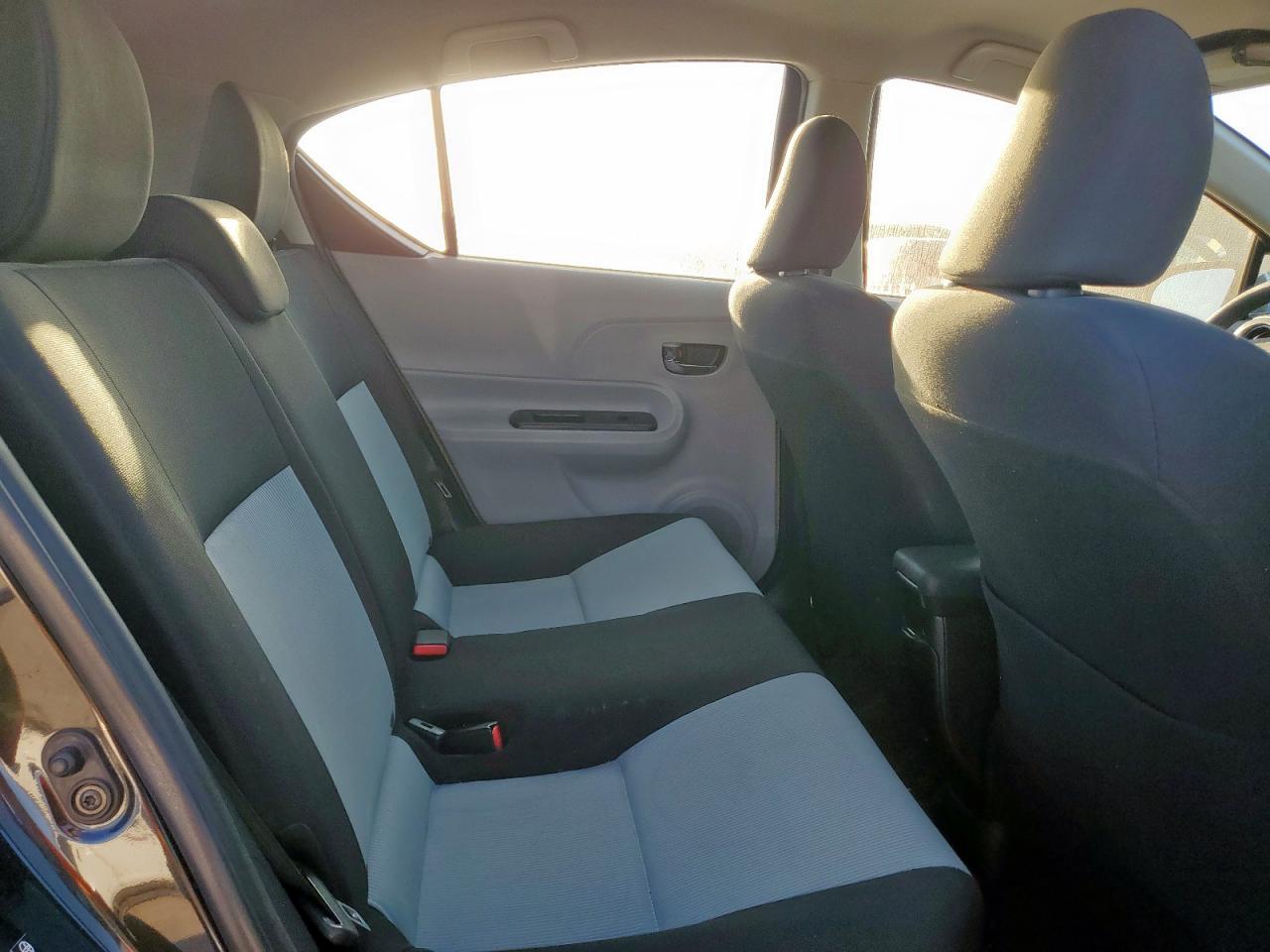 2013 Toyota Prius C VIN: JTDKDTB32D1539242 Lot: 92887255