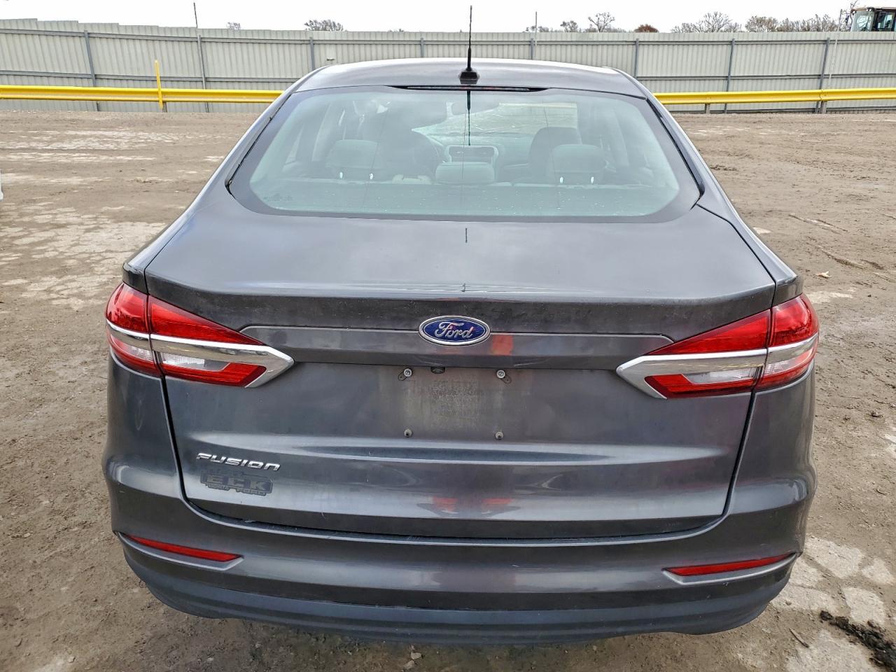 2019 Ford Fusion S VIN: 3FA6P0G70KR172319 Lot: 94105385
