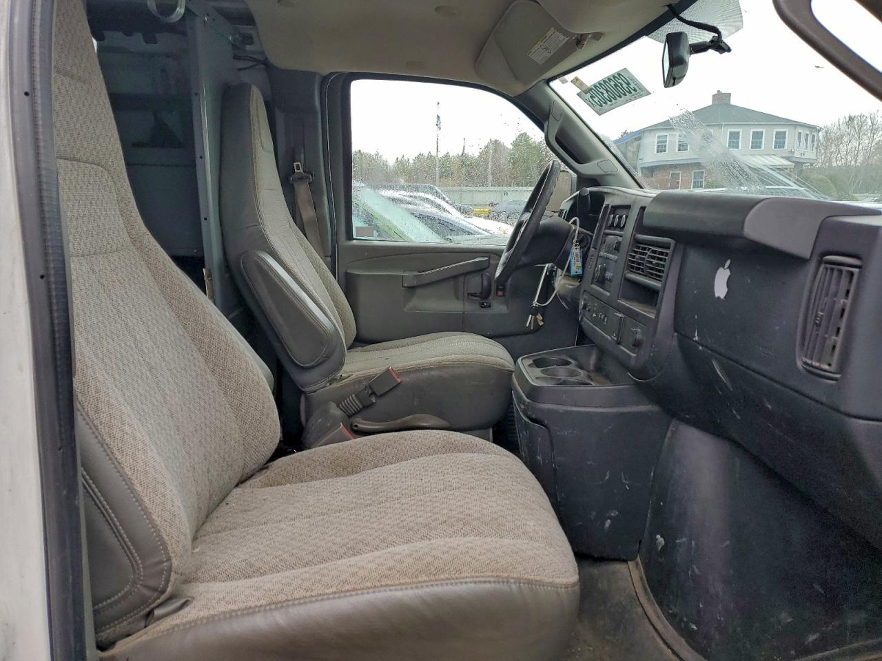 2018 Chevrolet Express G2500 VIN: 1GCWGAFP8J1193705 Lot: 93608305