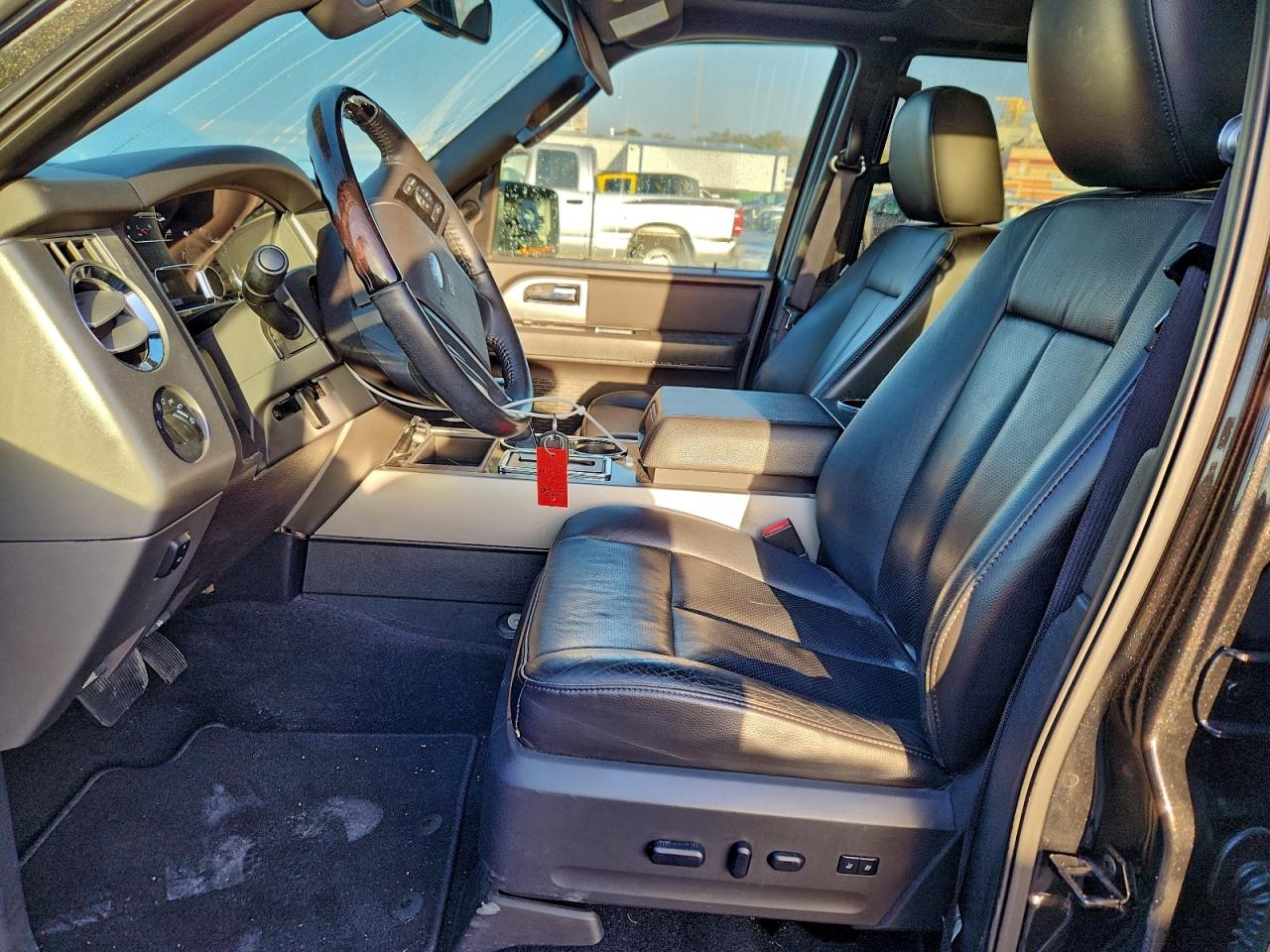 2013 Ford Expedition Limited VIN: 1FMJU1K50DEF00302 Lot: 93881565