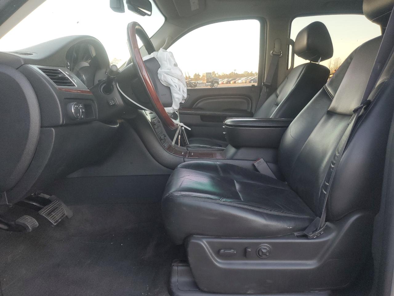 2011 Cadillac Escalade Luxury VIN: 1GYS4BEFXBR302409 Lot: 92611365