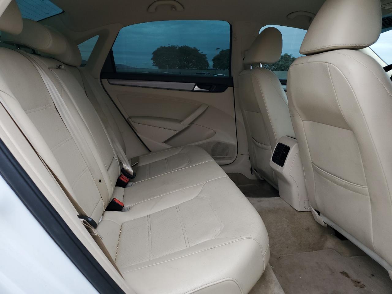 2015 Volkswagen Passat Se VIN: 1VWBT7A34FC053709 Lot: 93135245