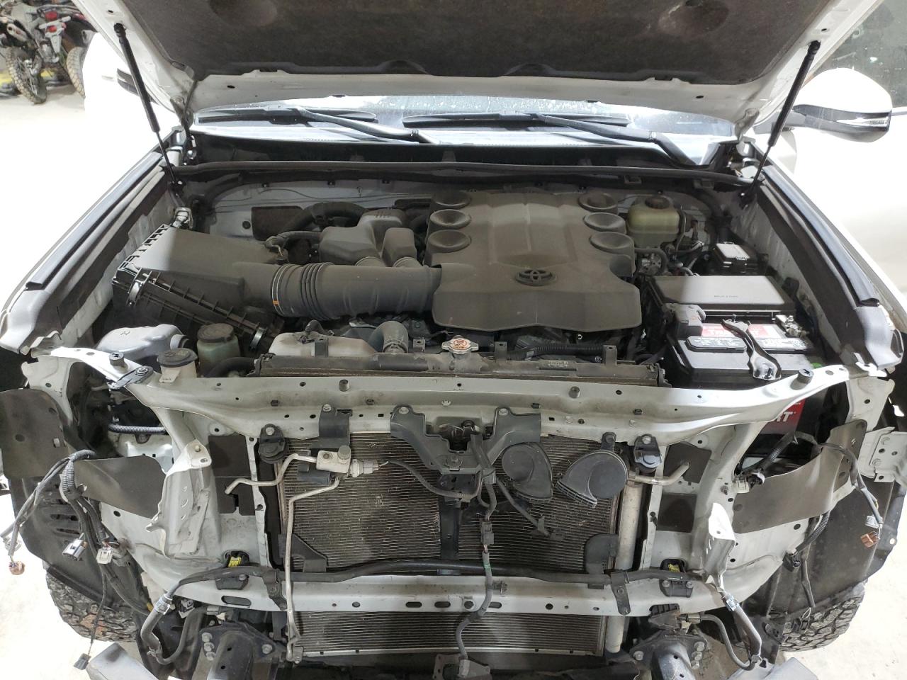 2020 Toyota 4Runner Sr5/Sr5 Premium VIN: JTEBU5JR3L5773216 Lot: 92924065