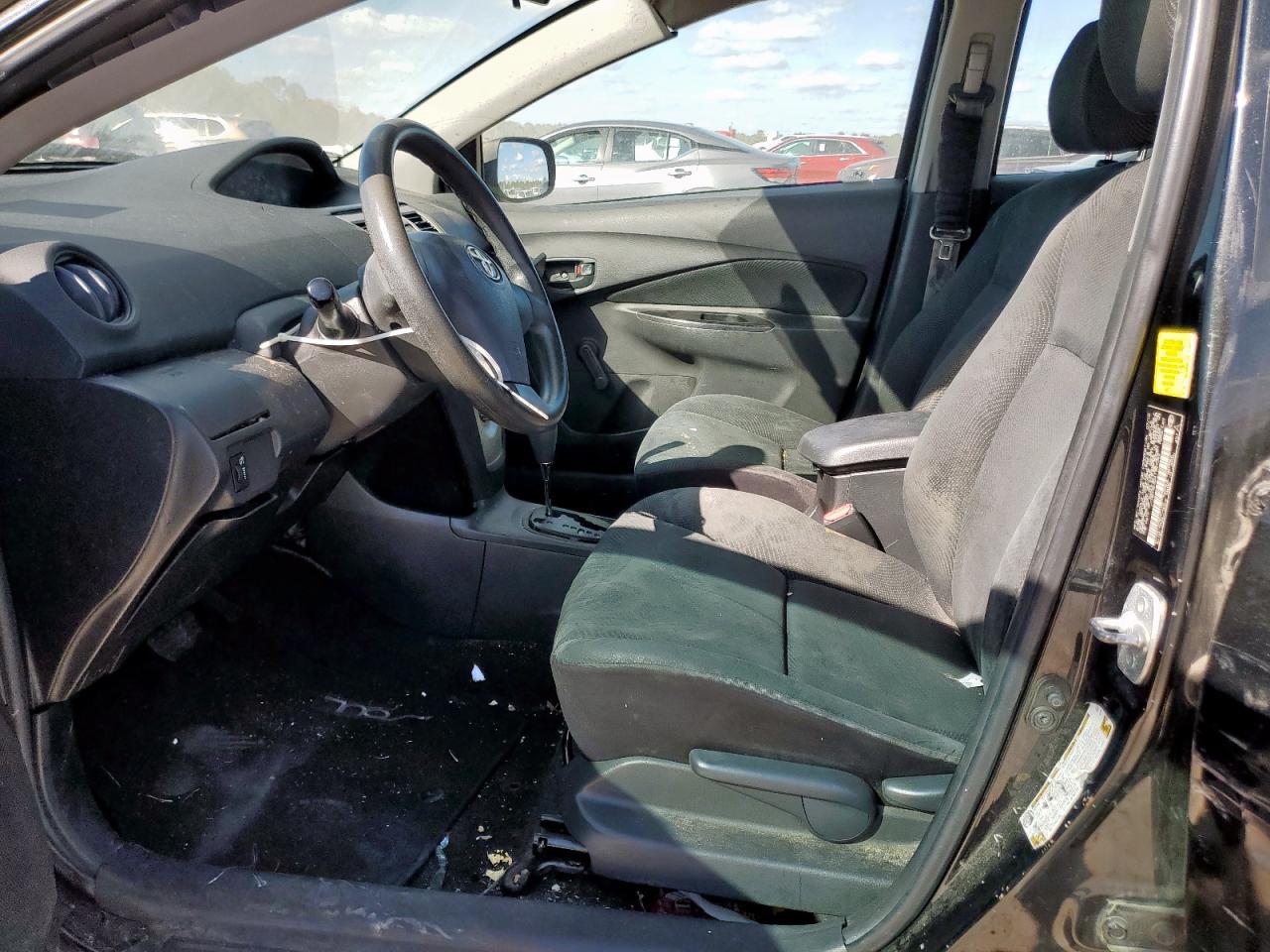 2010 Toyota Yaris VIN: JTDBT4K32A1397043 Lot: 93121895