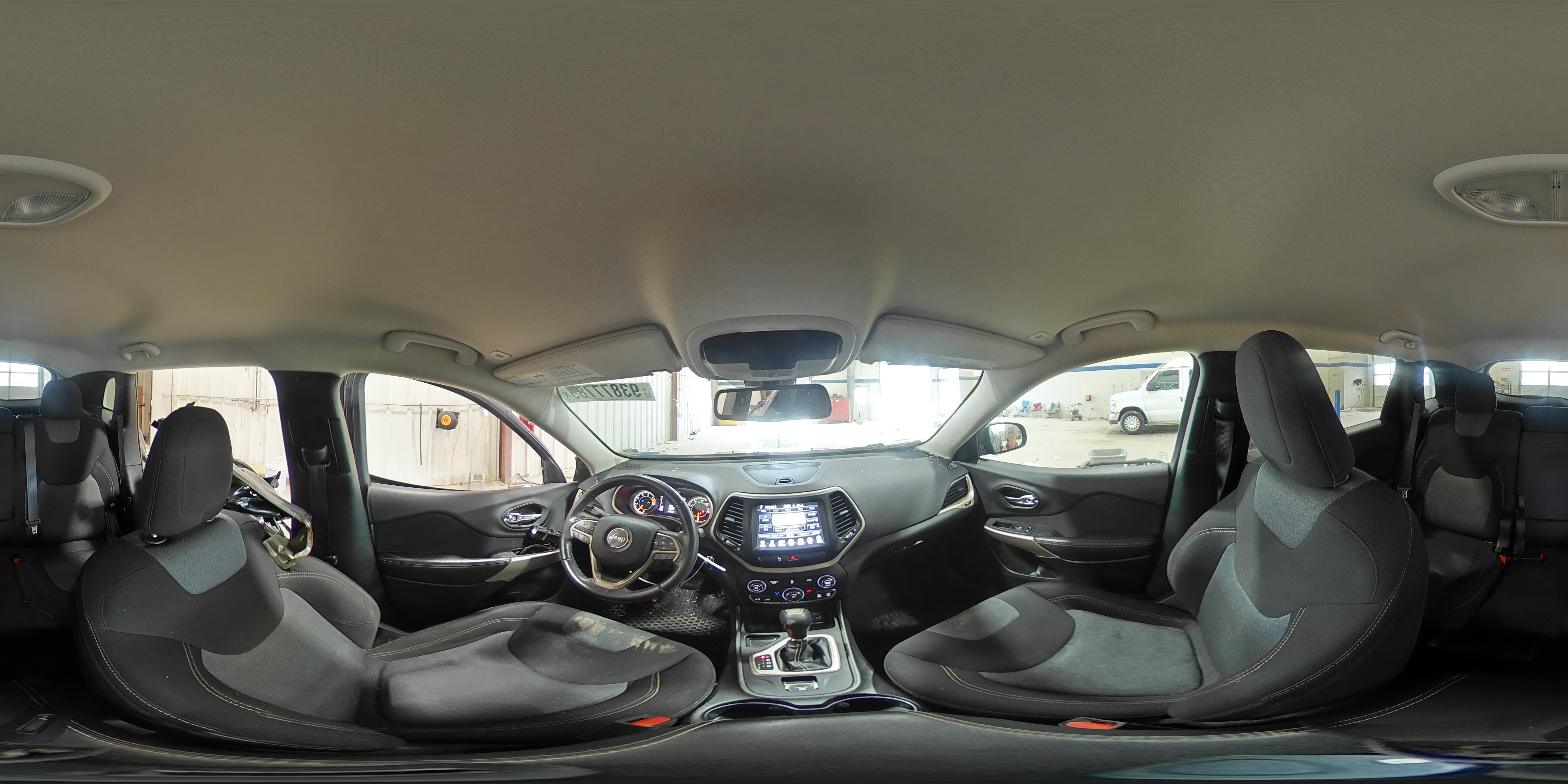 2018 Jeep Cherokee Latitude VIN: 1C4PJLCB7JD587592 Lot: 93877785