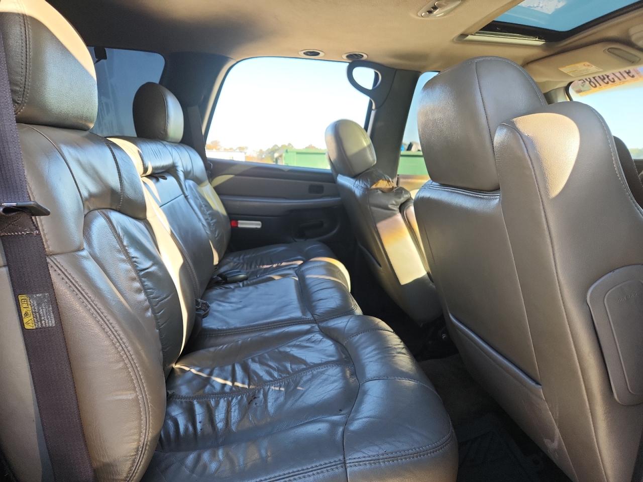 2001 Chevrolet Tahoe C1500 VIN: 1GNEC13T51R215919 Lot: 91739185