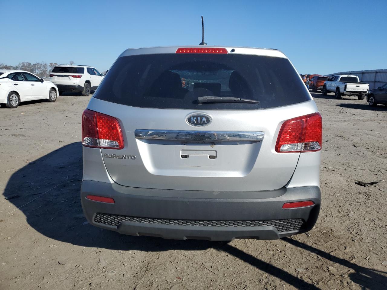 2011 Kia Sorento Base VIN: 5XYKTCA14BG036988 Lot: 91724215