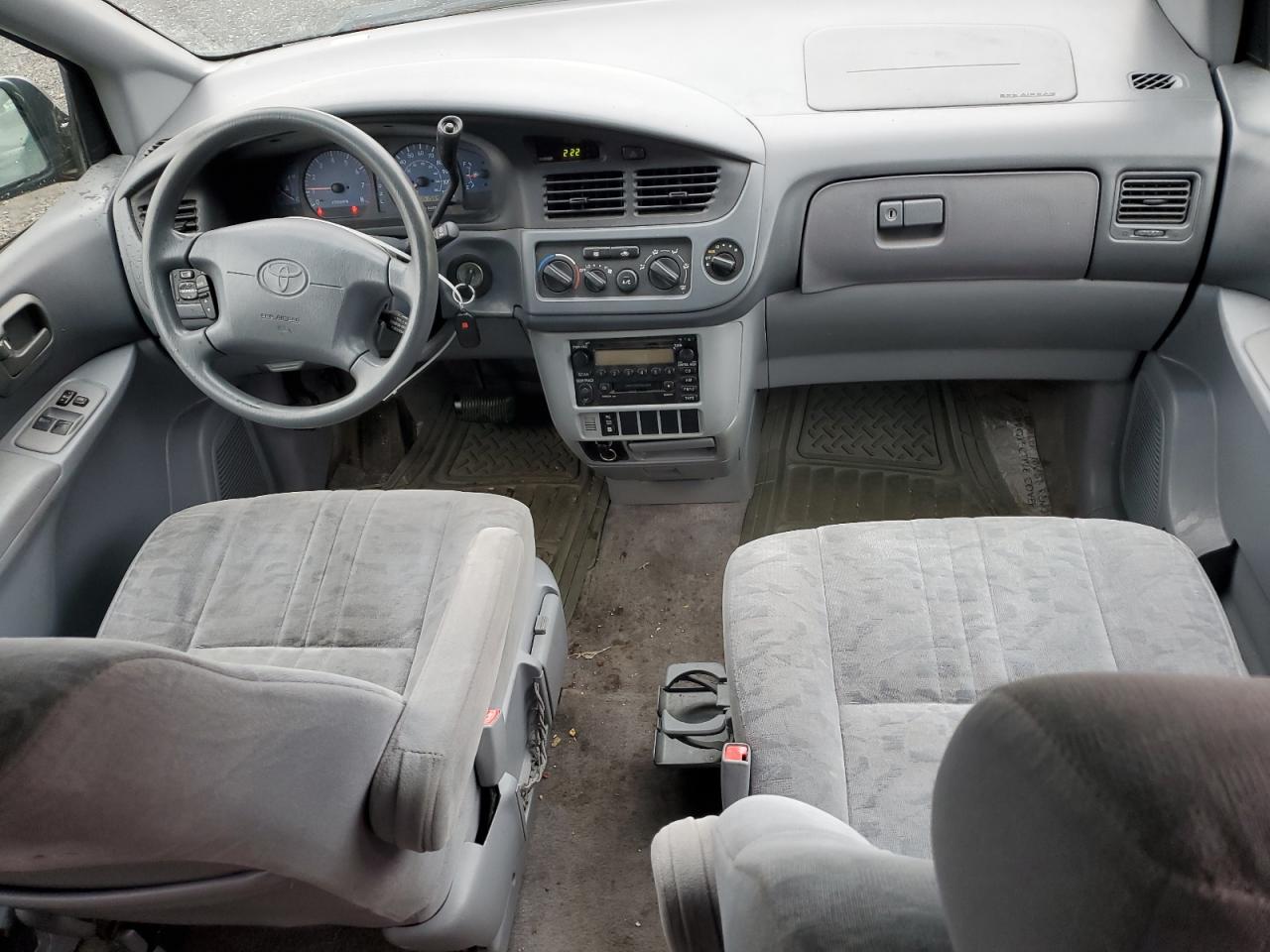 2002 Toyota Sienna Le VIN: 4T3ZF13C62U475863 Lot: 92922185