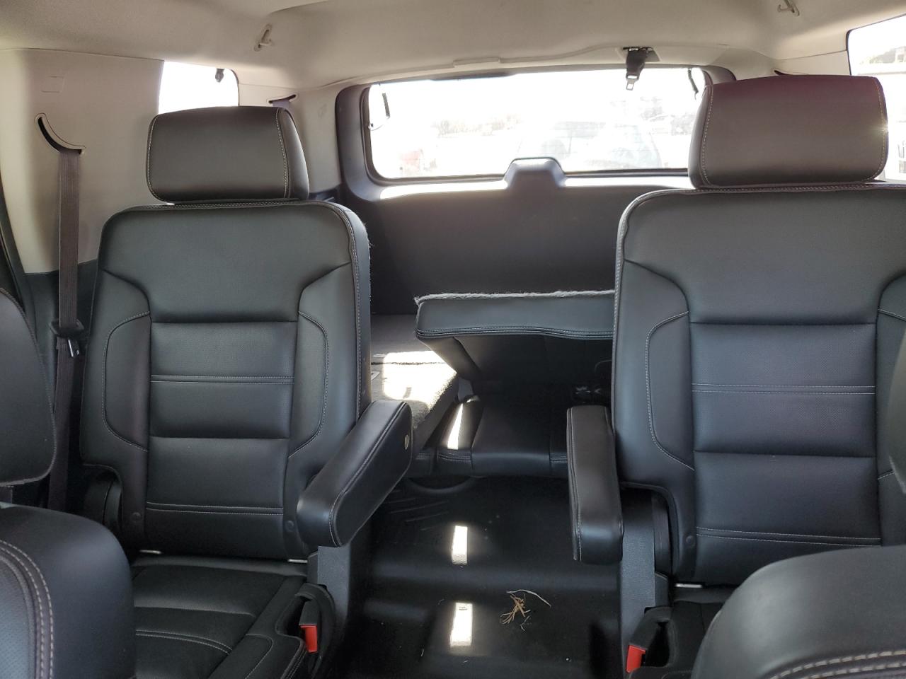 2015 GMC Yukon Denali VIN: 1GKS2CKJ8FR567270 Lot: 90998595