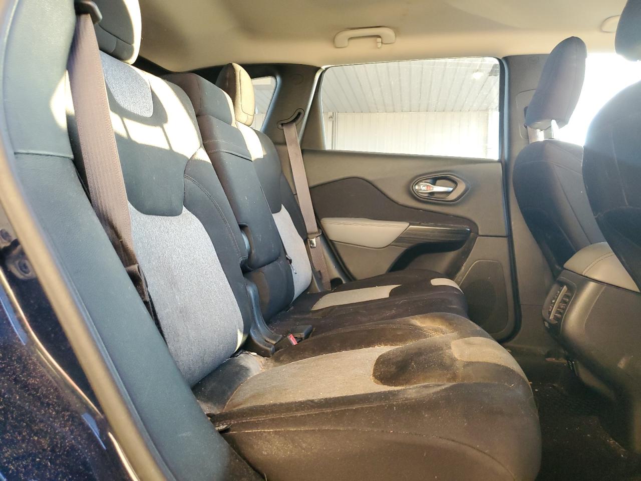 2014 Jeep Cherokee Latitude VIN: 1C4PJMCS5EW200425 Lot: 92688635